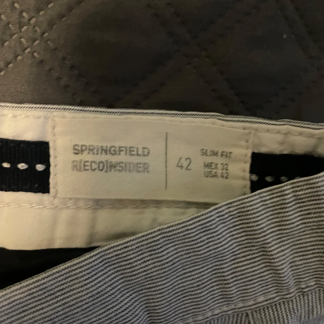 Grå-randiga shorts från Springfield - 2