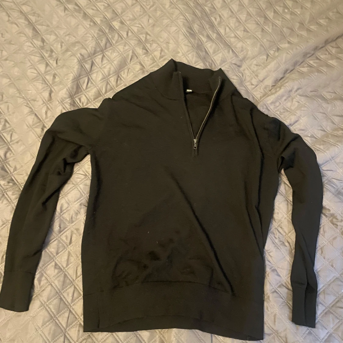 Svart halvzip-tröja från Uniqlo i ull