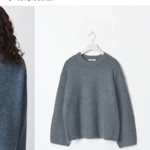 Gina tricot stickad tröja - Säljer denna stickade tröja. Nästan oanvänd och inga defekter. Färgen är grå/blå