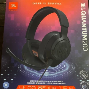 JBL quantum 200 gaming headset - I nyskick med original kartong.