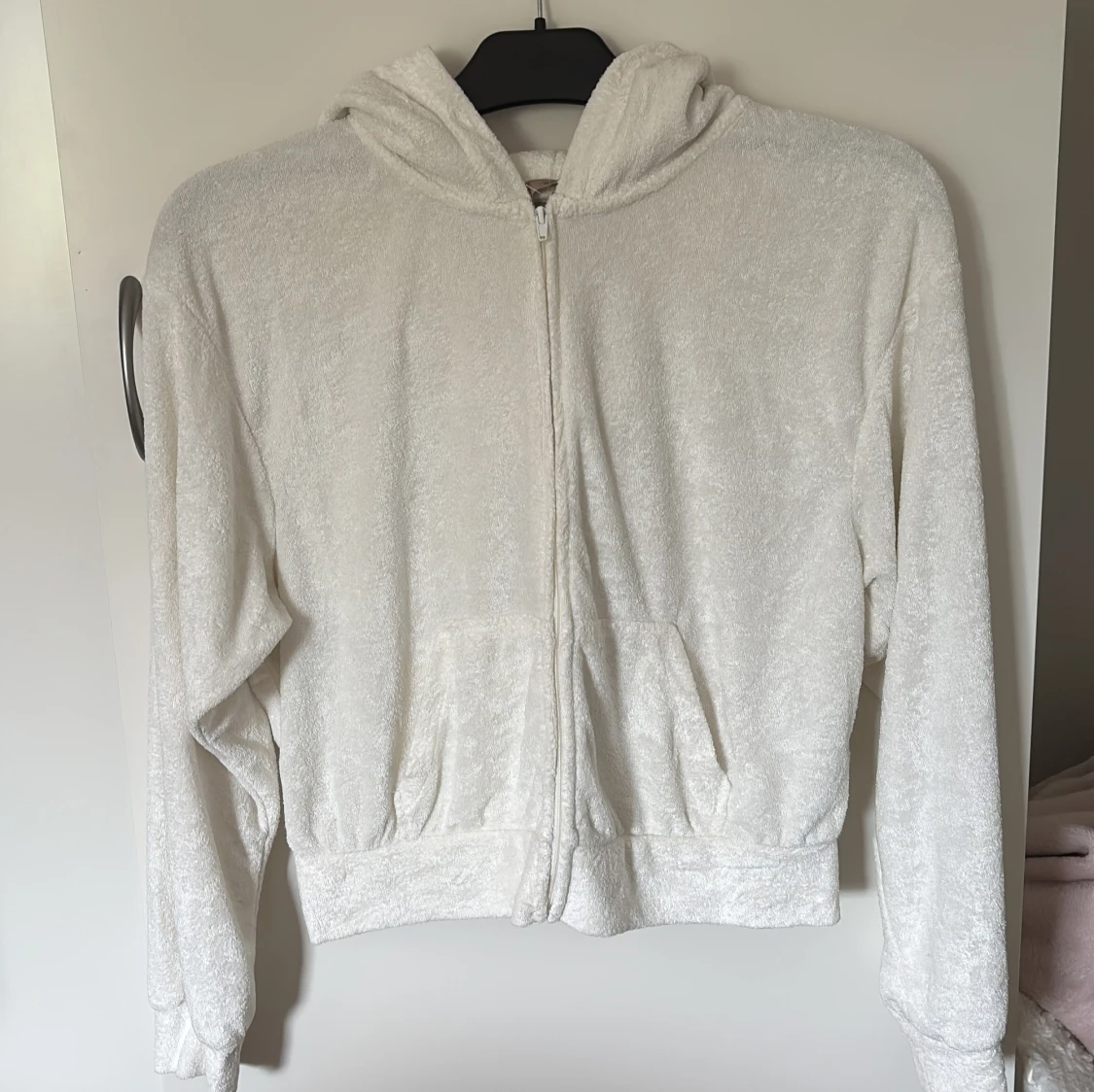 Benvit frotté-hoodie från H&M