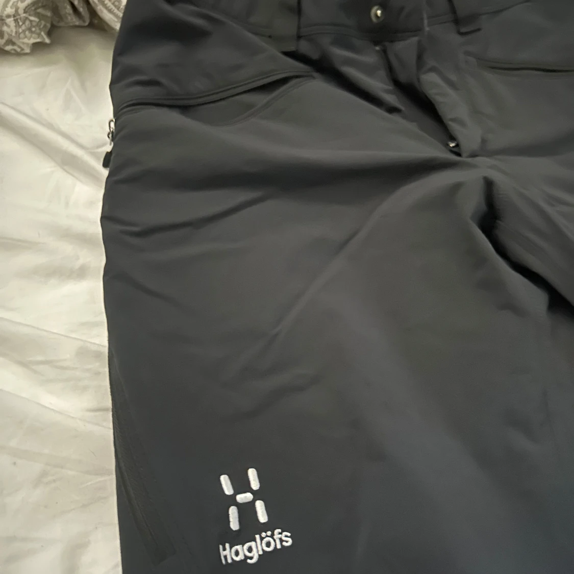 Svarta täckbyxor från Haglöfs - 1