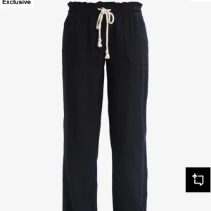 Svarta linnebyxor - Svarta linnebyxor som köptes för ca 1 år sen🥰 perfekta till sommaren🩷