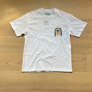 Casablanca t shirt - Casablanca T-shirt säljer för att den inte passade mig köpte på vinted normal i storlek