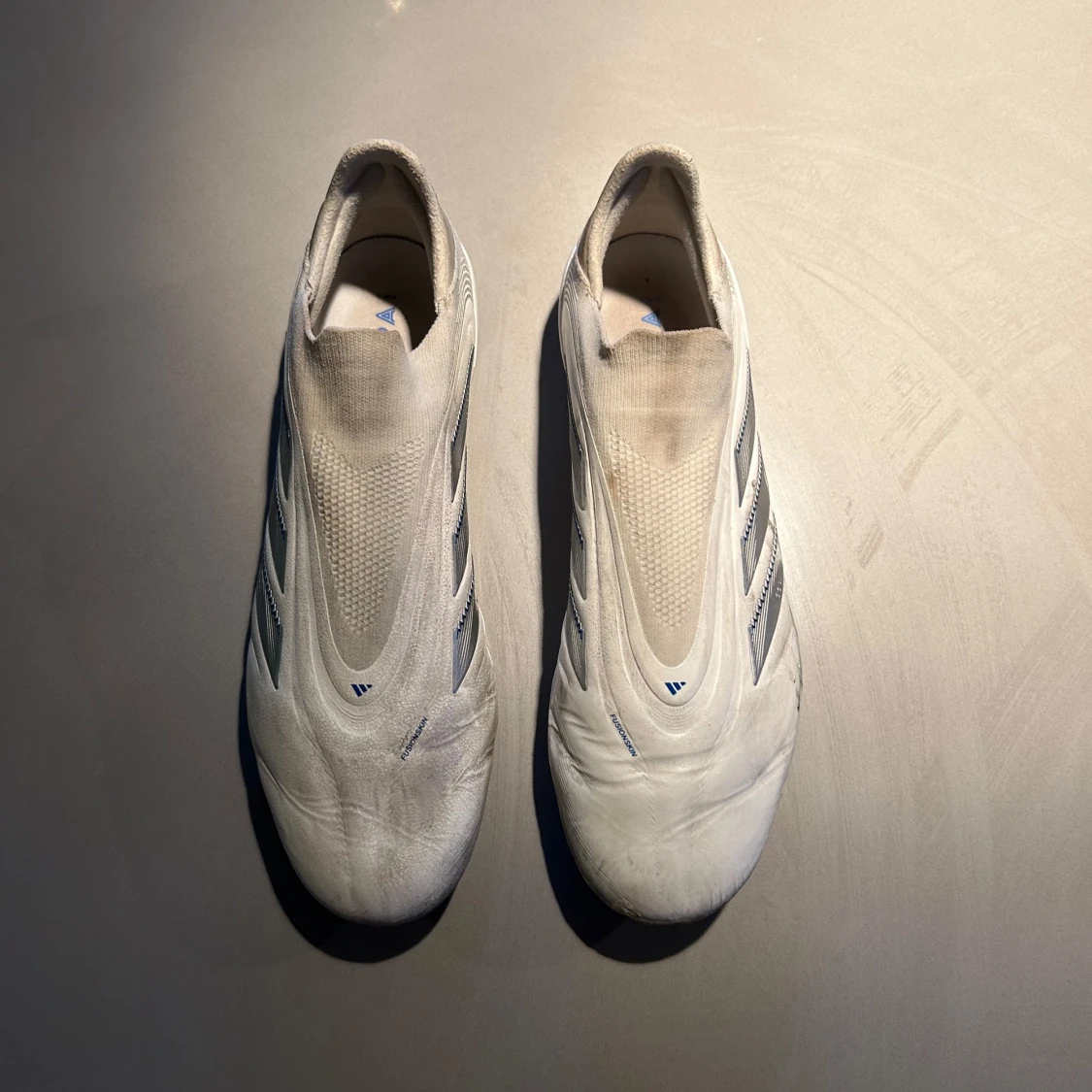 Vita adidas fotbollsskor utan snörning - 1