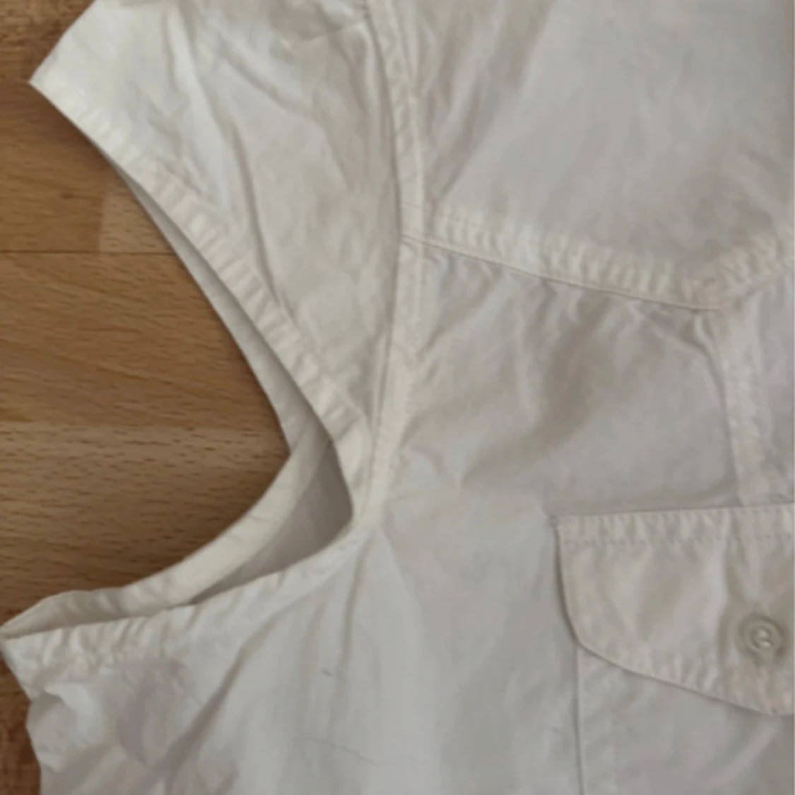 Ny. Vit ärmlös skjorta från Lindex - 2