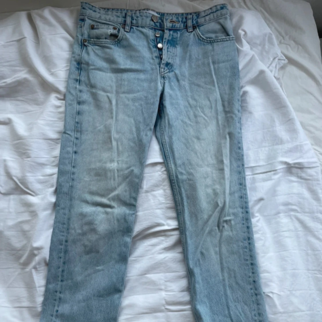 Ljusblå raka jeans från Zara