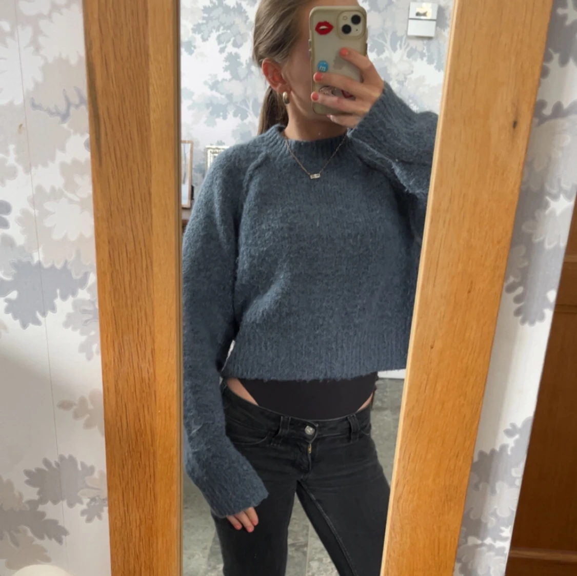 Blå croppad stickad tröja - 1