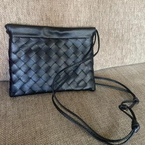 Clutch bag  - Super fin clutch bag som är helt oanvänd! Super fint skick! Skriv för frågor, och pris går att diskutera!💞