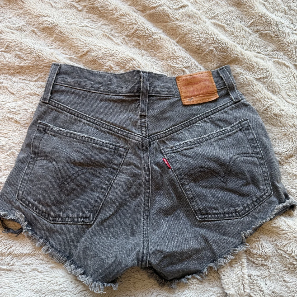 Grå Levi's 501 jeansshorts