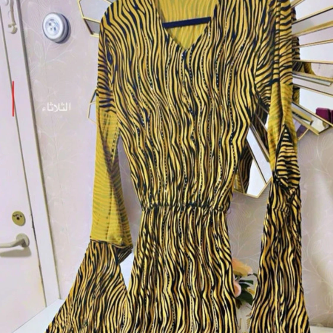 Gul kurdisk klänning