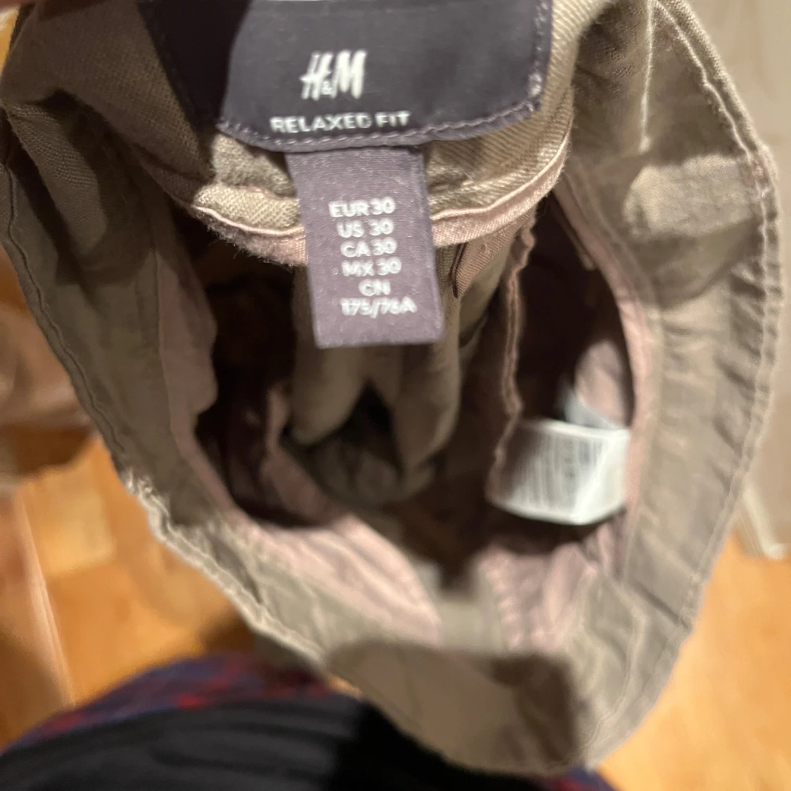 Beige chinos från H&M relaxed fit - 1