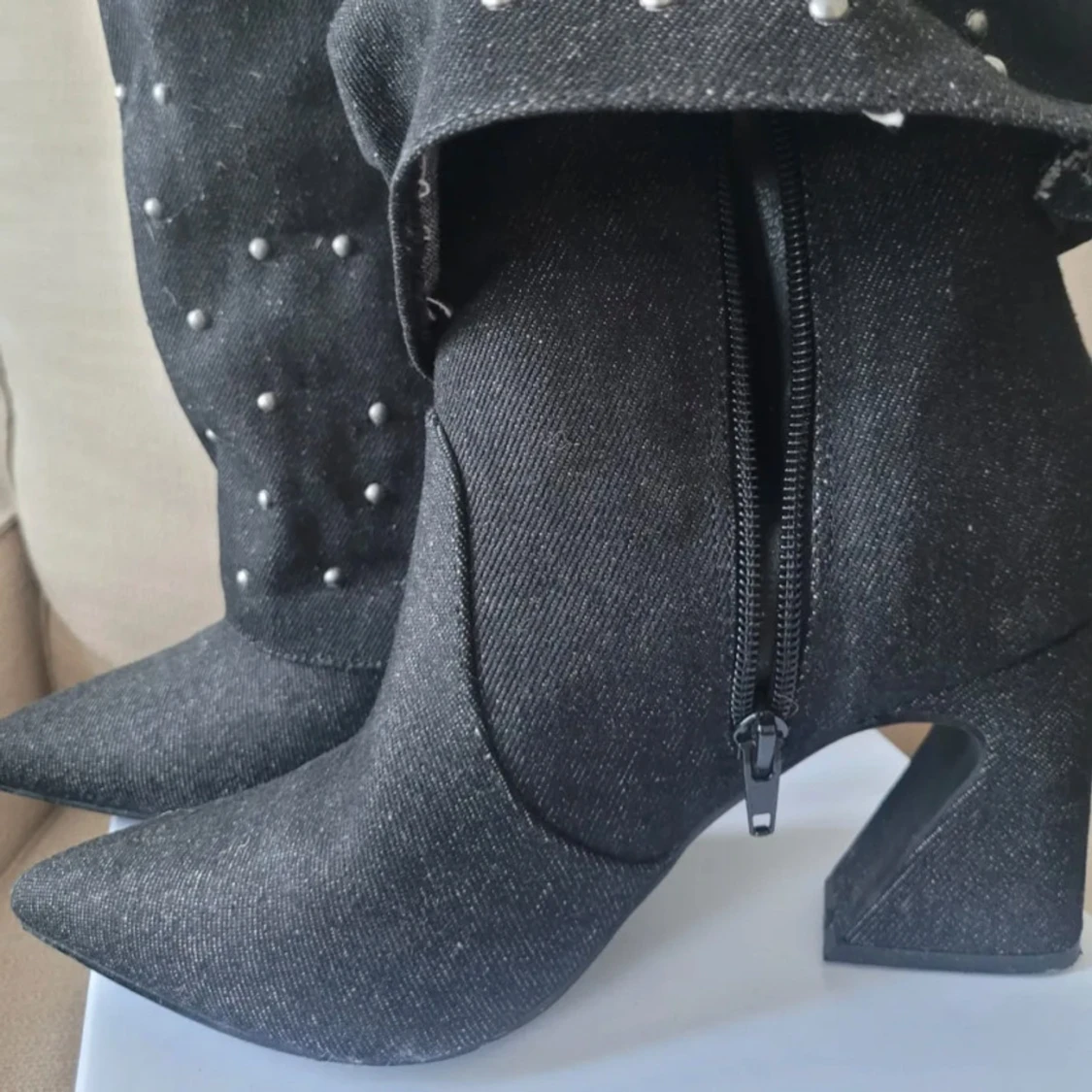 Svarta boots med nitar  - 3