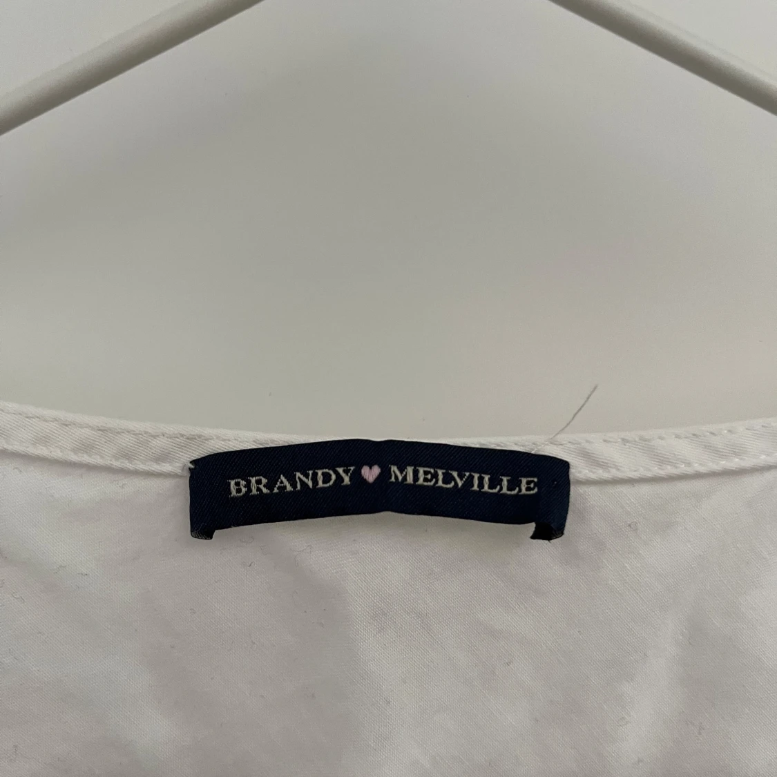 Vit omlottopp från Brandy Melville - 2