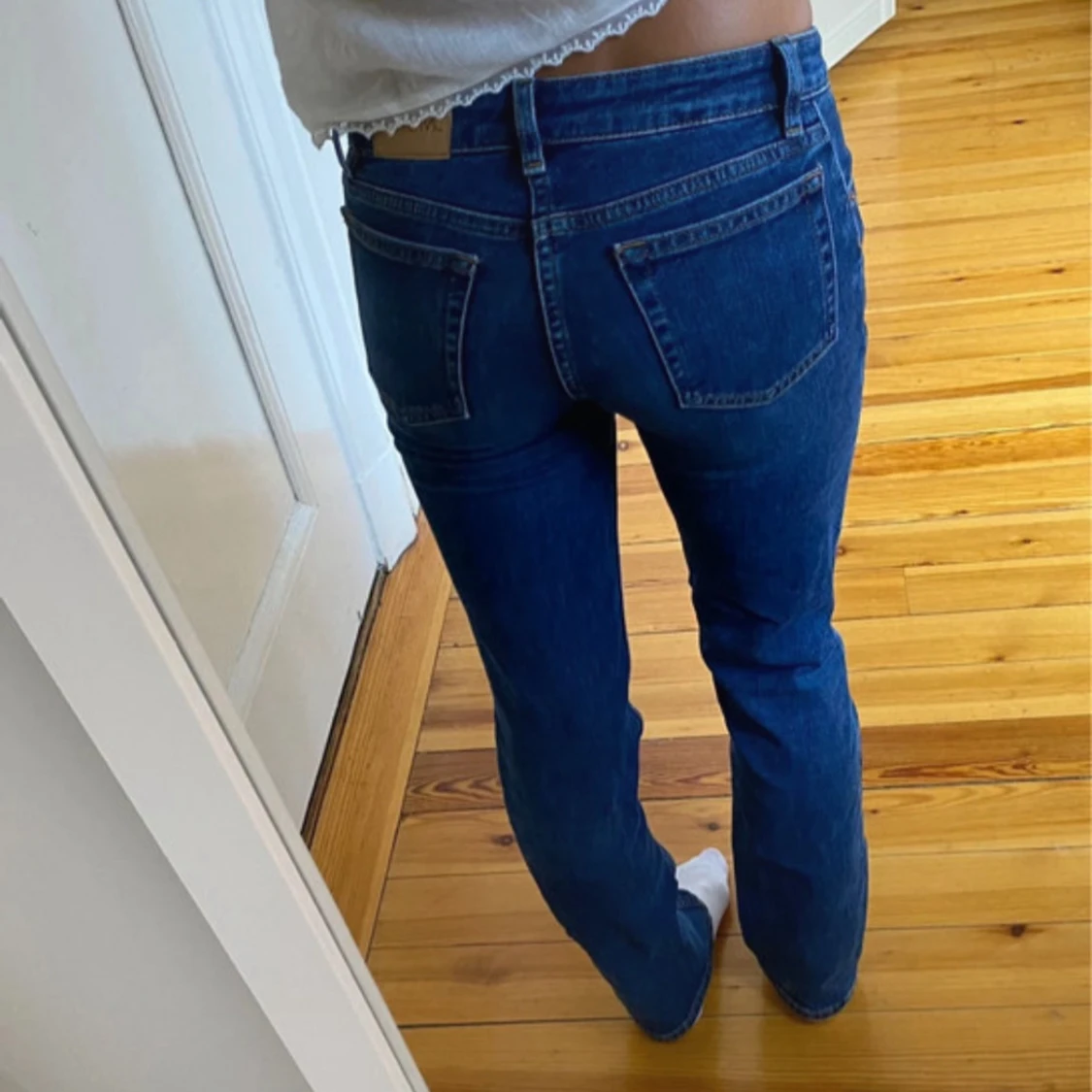 Blå bootcut jeans från Monki - 1