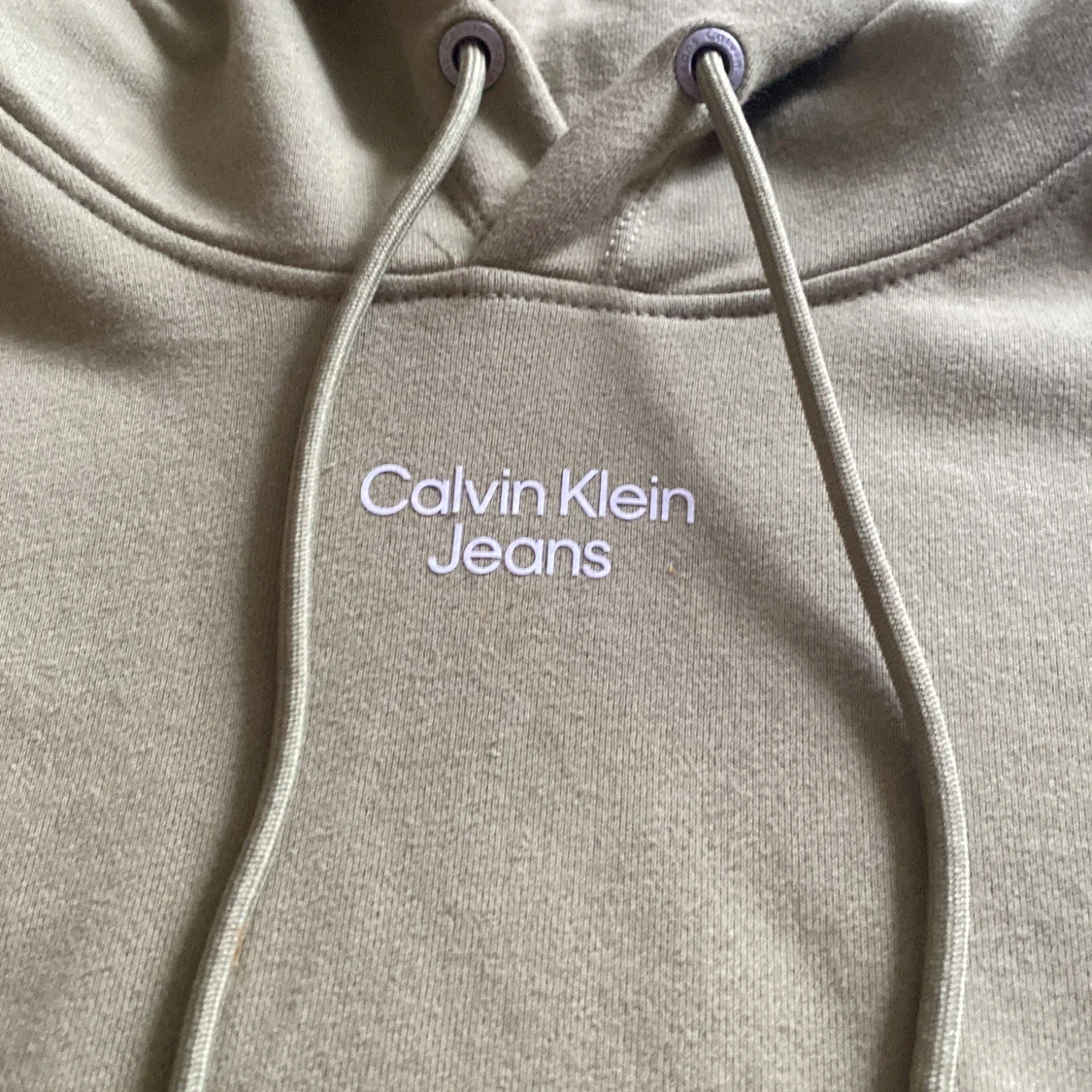 Olivgrön hoodie från Calvin Klein Jeans - 1