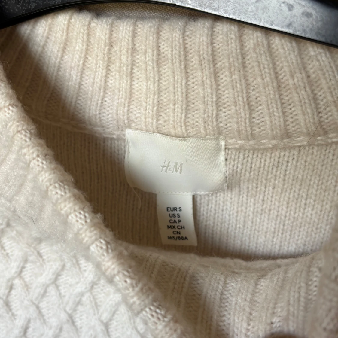 Vit croppad stickad tröja H&M - 2