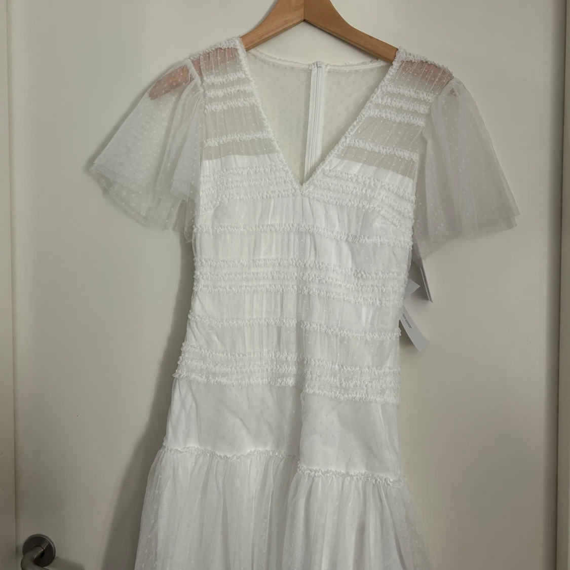 Vit långklänning med volang och mesh - 2