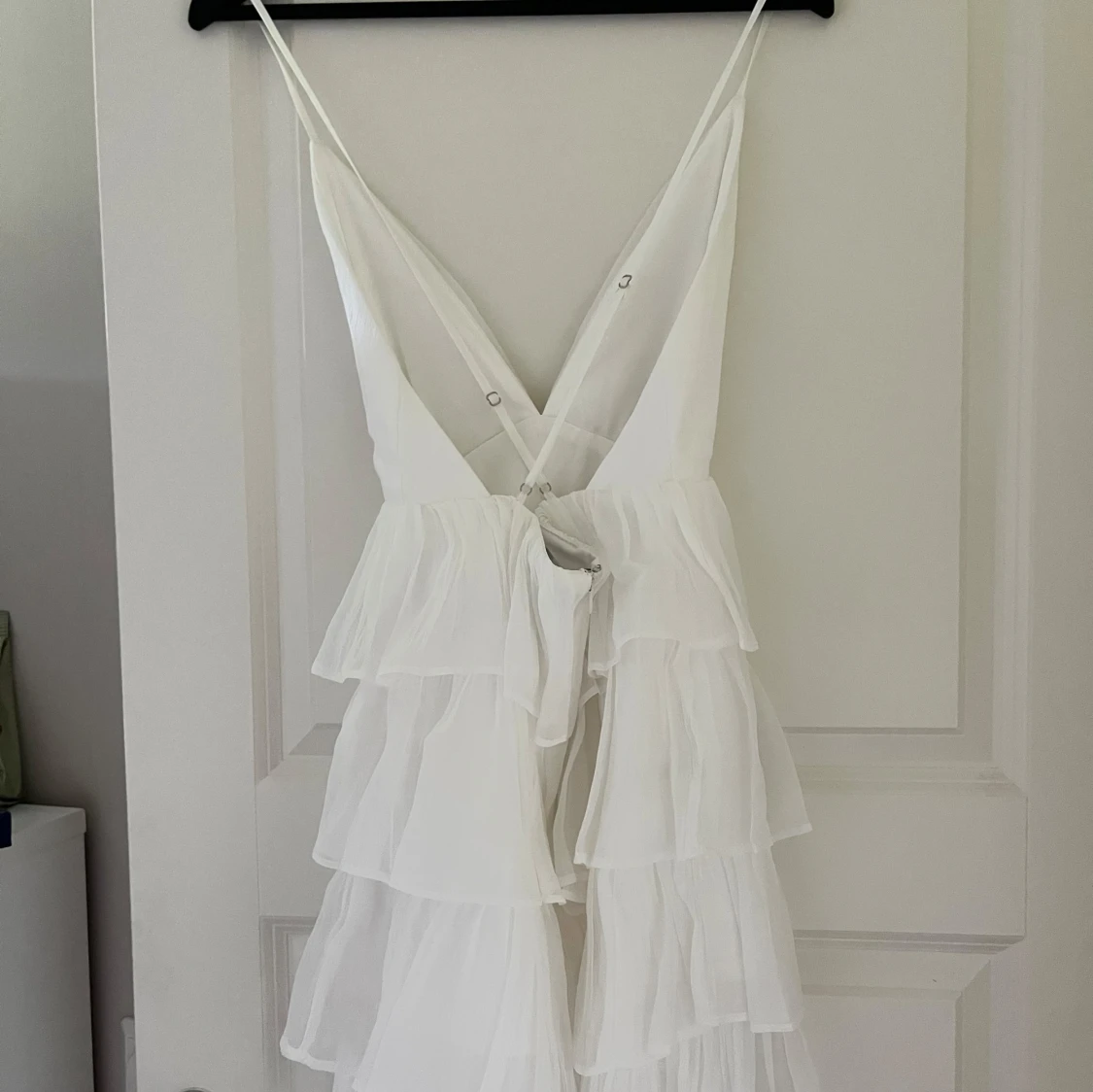 Vit volangklänning från Lulus - 1