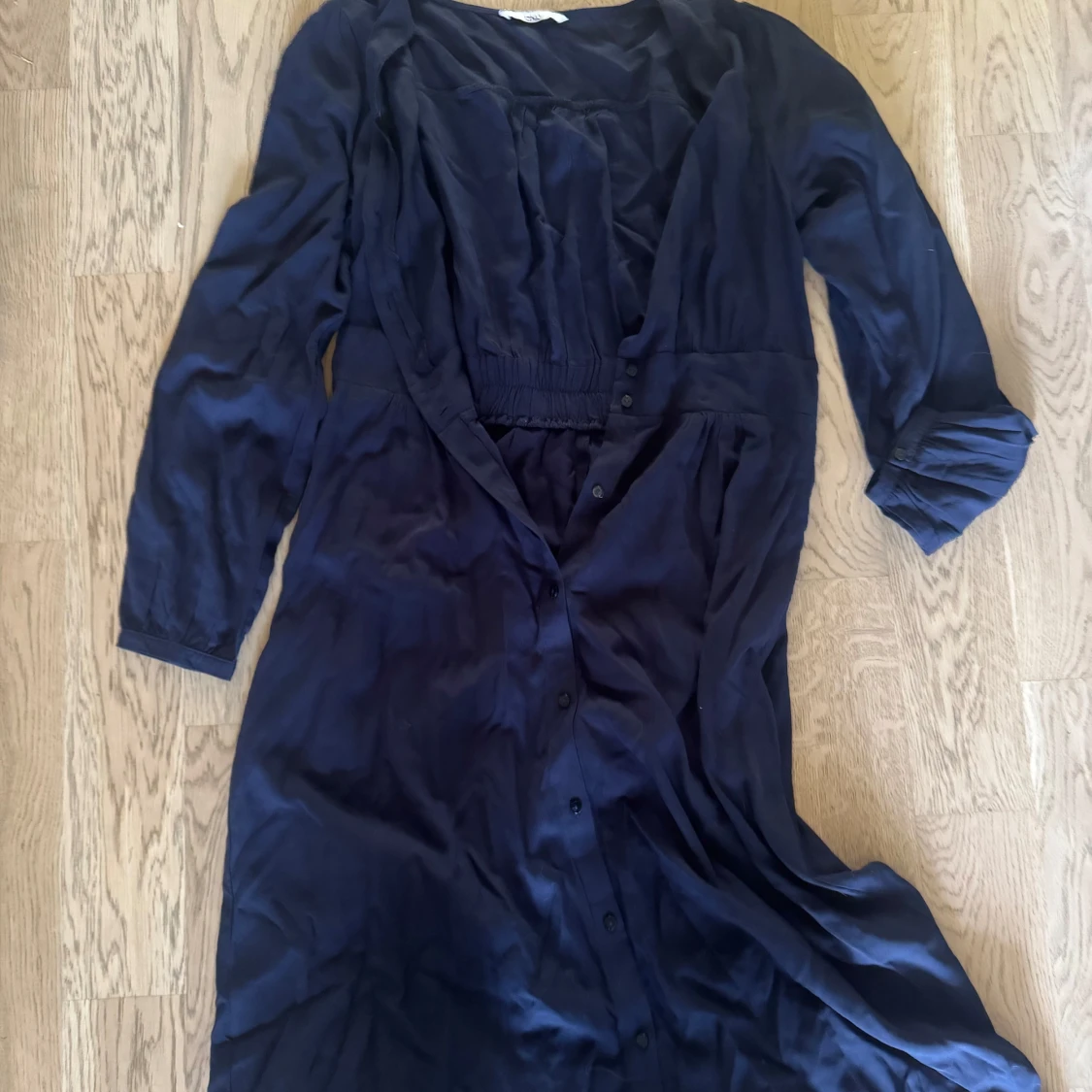 Marinblå långklänning från ONLY