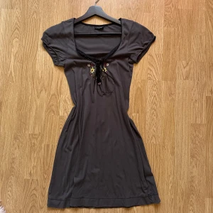 Vive Maria klänning - klänning från Vive Maria med broderad detalj 🗡️⛪️ aldrig använd så i perfekt skick!