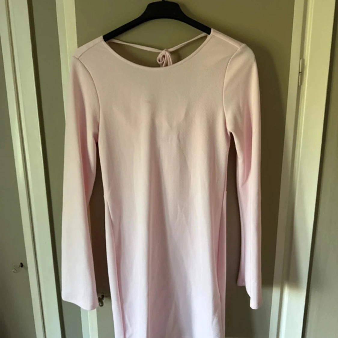 Ljusrosa långärmad klänning 157