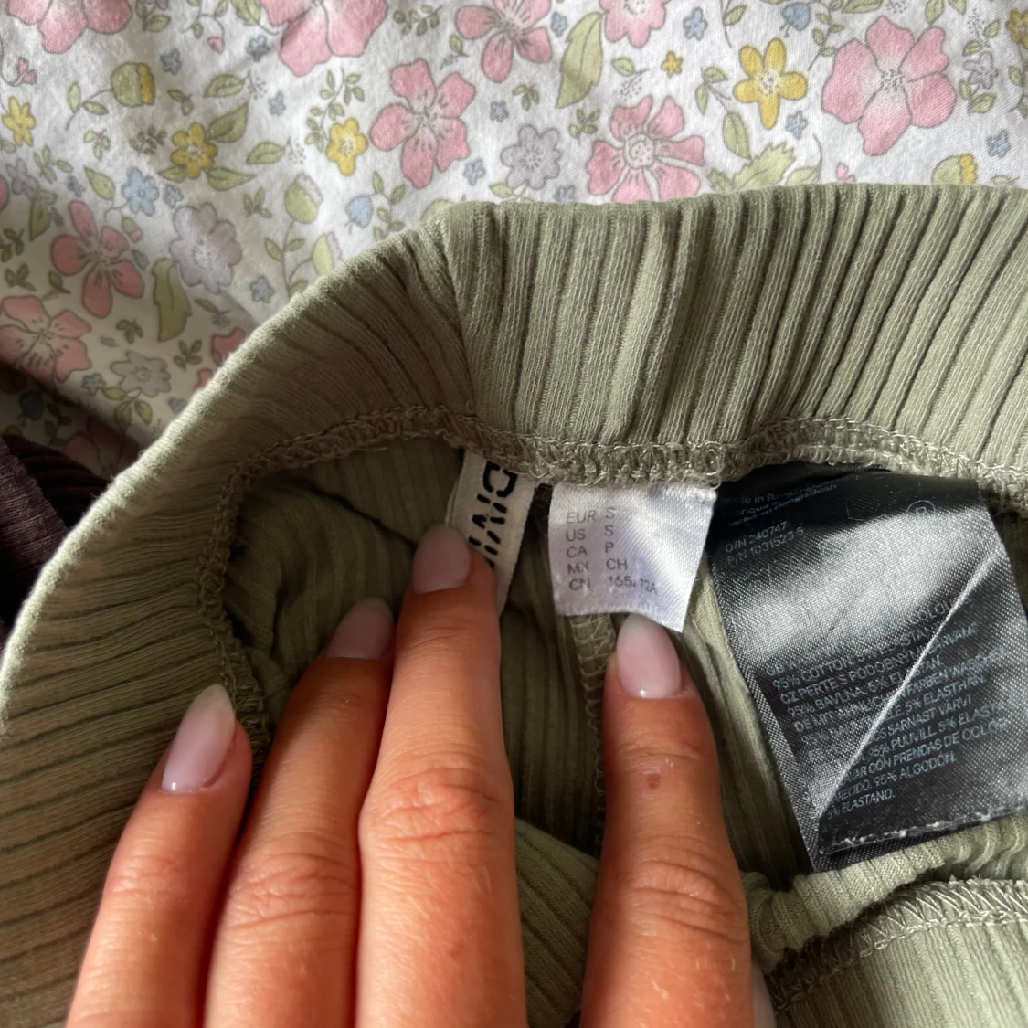 3-pack ribbade shorts från hm divided - 1