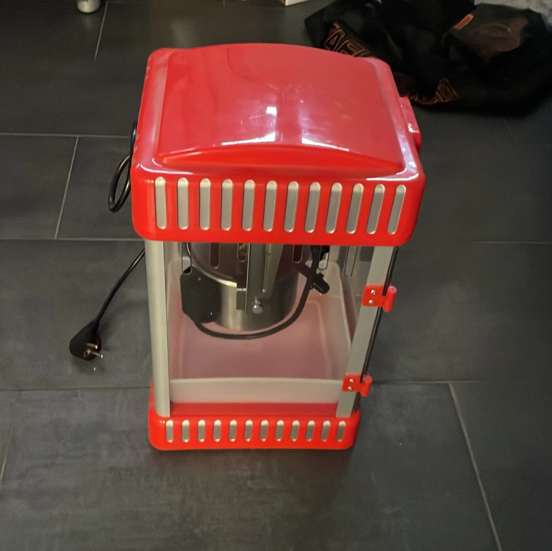 Classic Popcorn Maker - 4