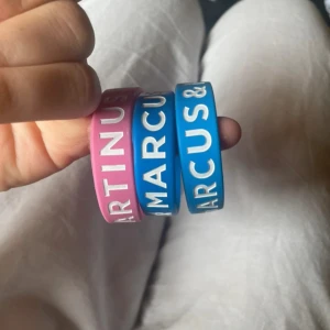 Marcus & Martinus armband - Marcus & Martinus armband, bra skick 💘 Köpt på mmstore, tror inte dessa går att få tag på längre därefter priset!