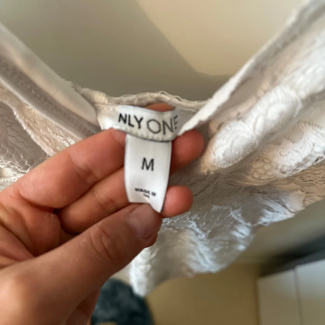 Vit spetsklänning från NLY One - 2