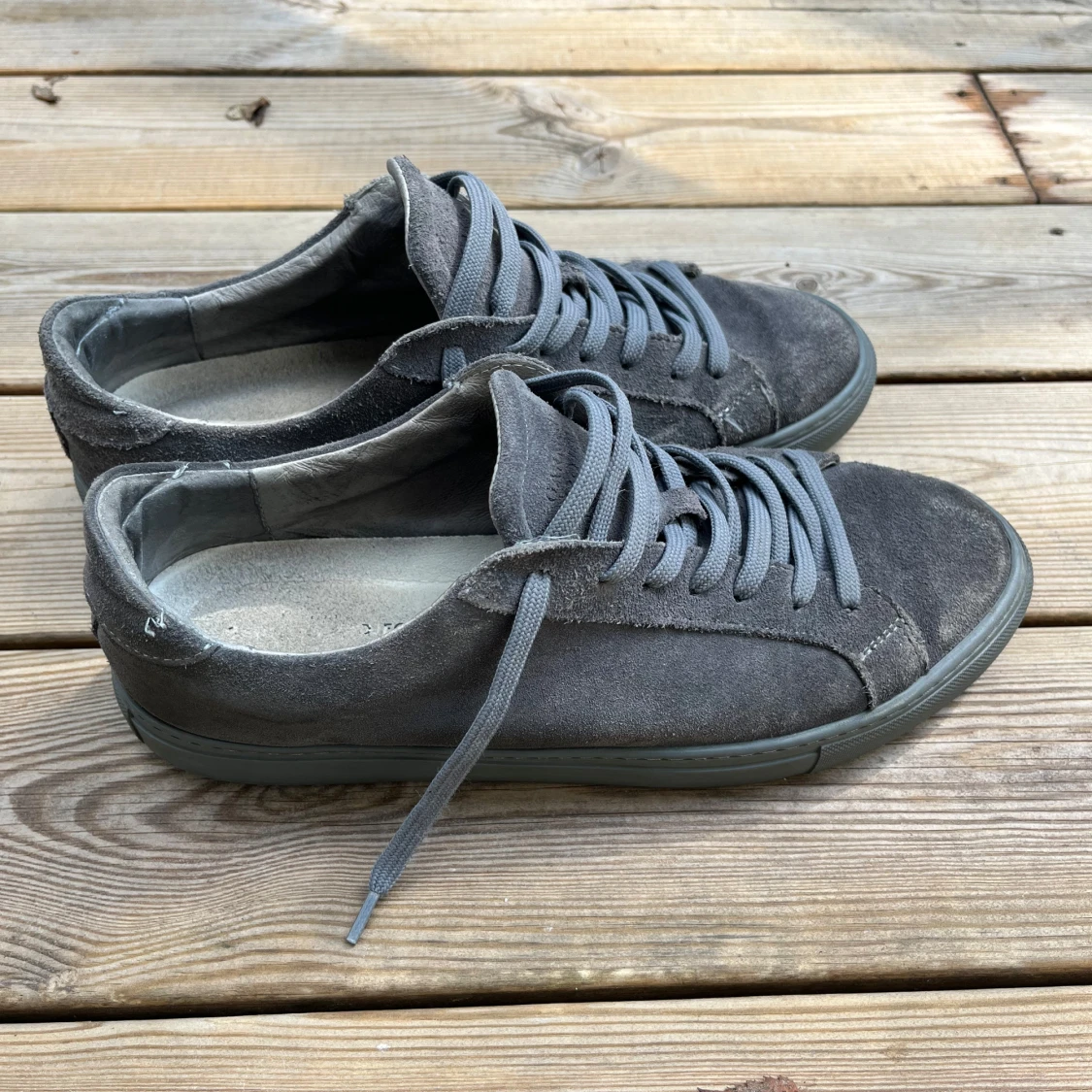 Grå mockasneakers från Garment Project - 1