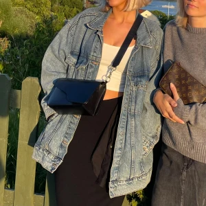 Oversized jeansjacka från Monki - Oversized jeansjacka från Monki, storlek M 