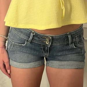 Jeansshorts  - Jätte fina vintage Tally Weijl shorts i M!💓💓