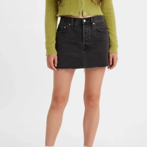 Levis jeanskjol  - Lågmidjad jeanskjol från Levis 