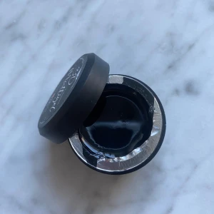 3D gelé  - Haft länge men just denna i färgen ”Clear” har aldrig kommit till användning och tar nu bara plats. 