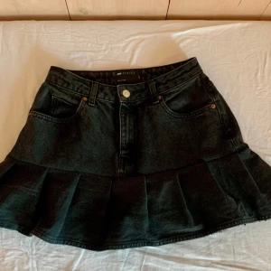 Kjol - Supersöt jeanskjol som inte kommer till användning 🖤