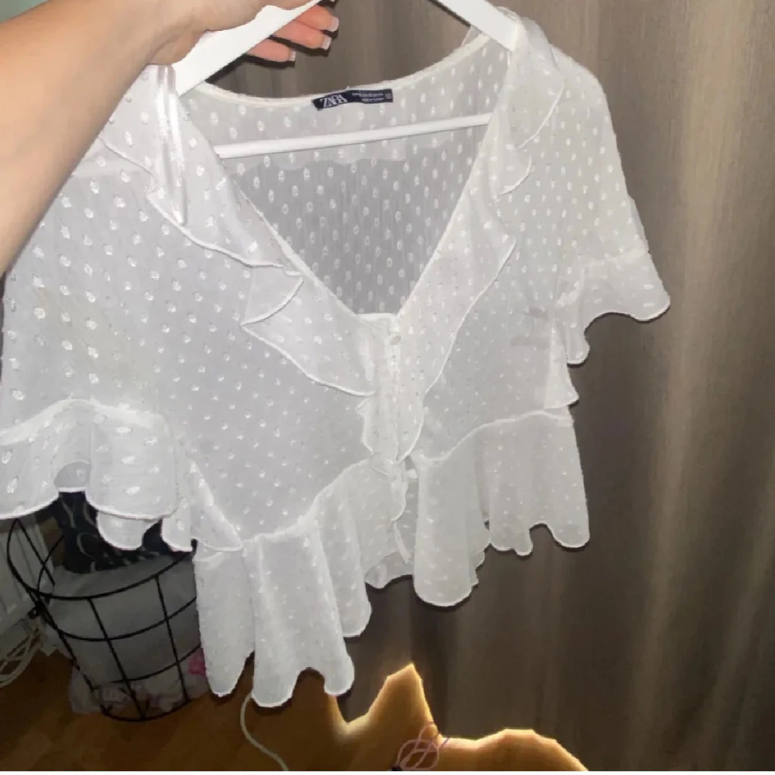 Vit volangblus från Zara - 1