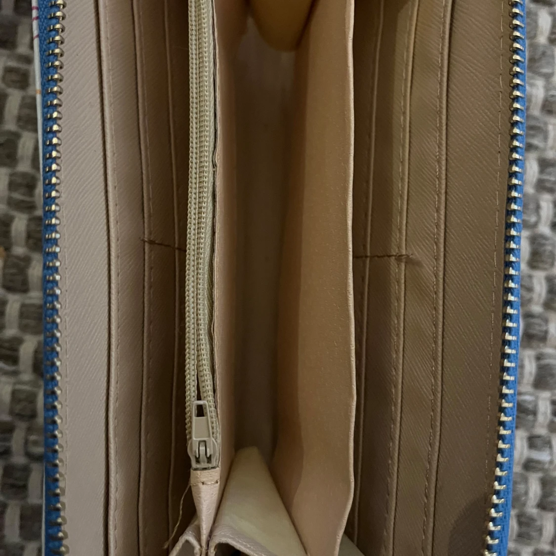 Blommig plånbok med blå dragkedja - 3