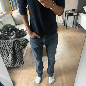 Levi's 505 W32 L34 - Riktigt snygg och unik färg. Jättefint skick, sparsamt använda. Dragkedja. W32 L34.