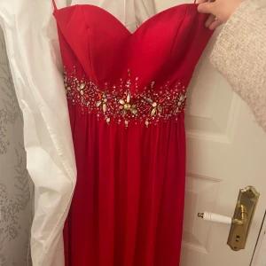 Bal klänning  - Säljer denna söta balklänning 😌💗