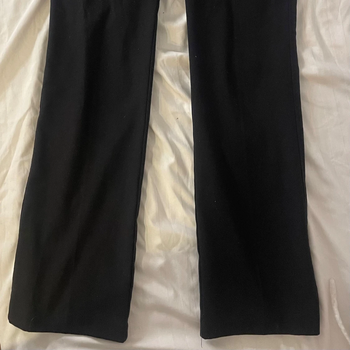Svarta kostymbyxor från Nelly - 2