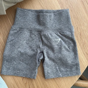 Grå shorts från Gymshark - Shorts från Gymshark 🥰