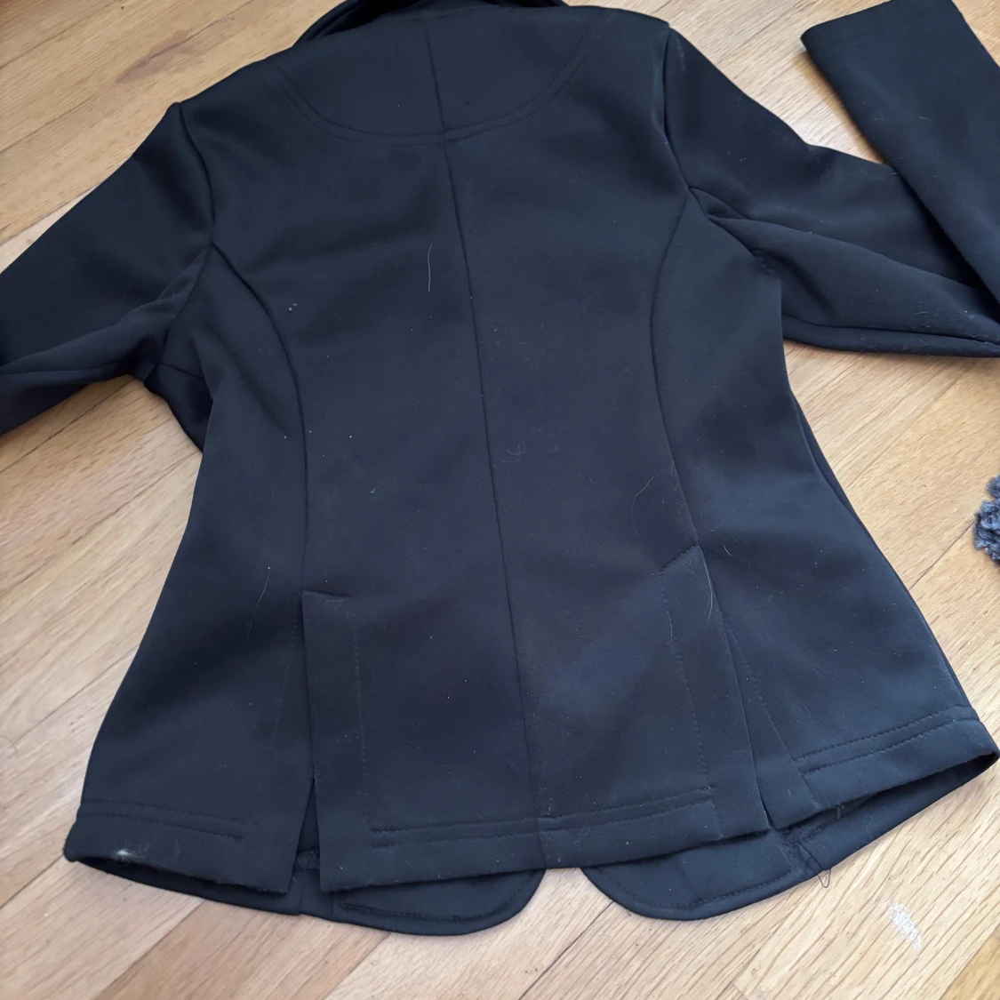 Svart kavaj från cru Exclusive