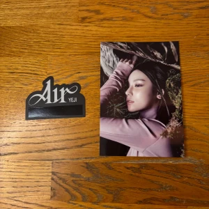 Yeji Air - Printed photo and hidden message card från Yeji Air album