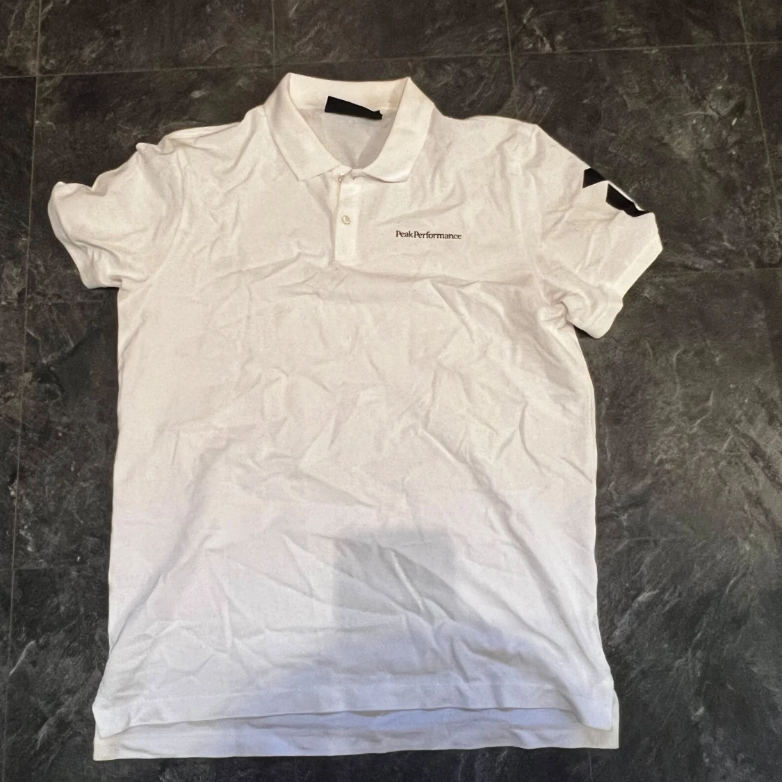 Vit pikétröja från Peak Performance - 2