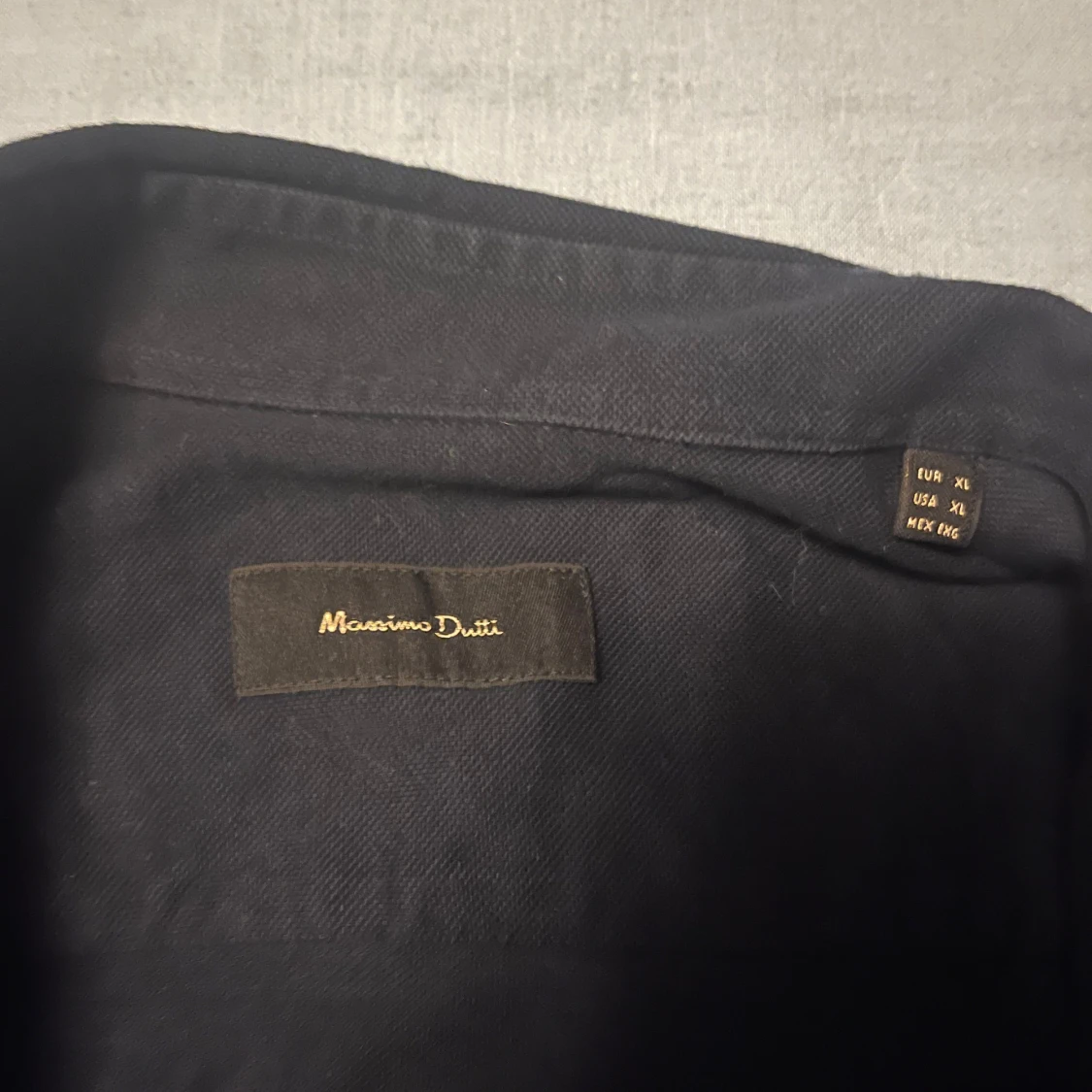 Svart kortärmad skjorta från Massimo Dutti - 1