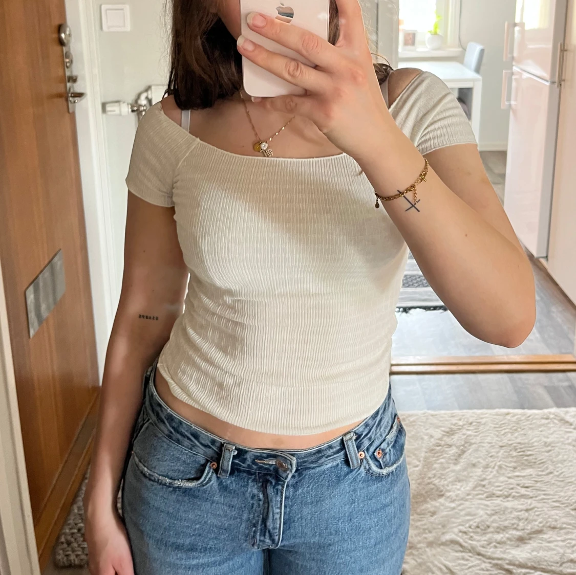 Beige ribbad offshoulder topp