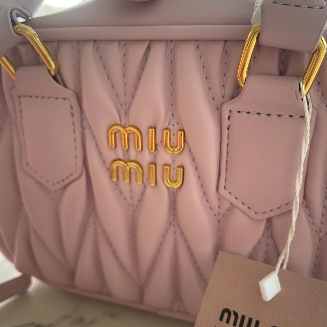 Rosa quiltad handväska från Miu Miu - 4