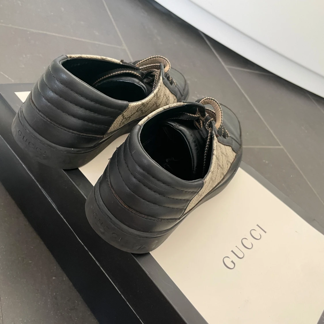 Gucci sneakers med GG-mönster - 1