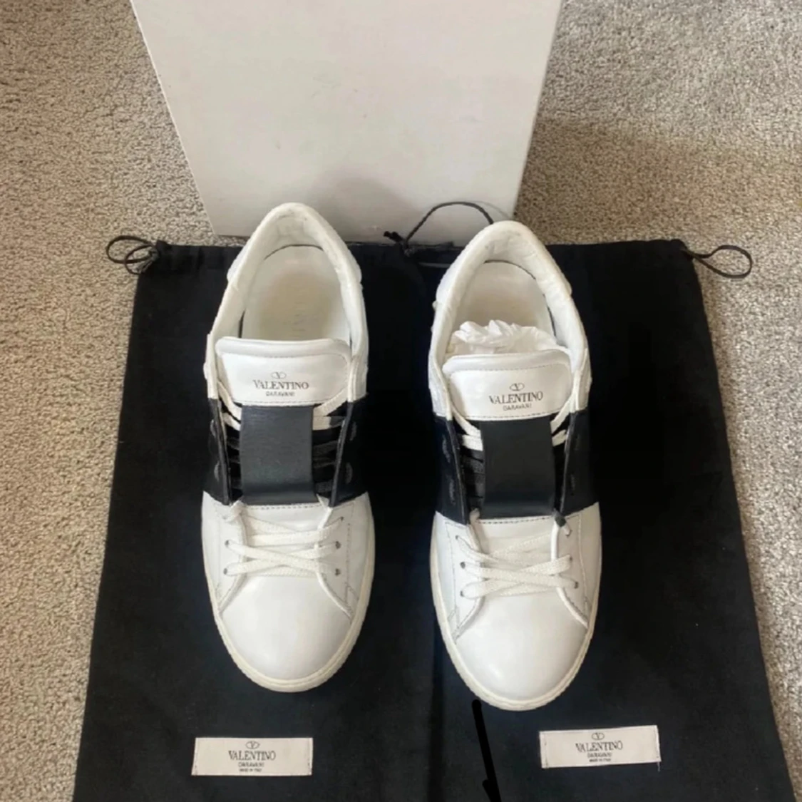 Valentino opens  - 1